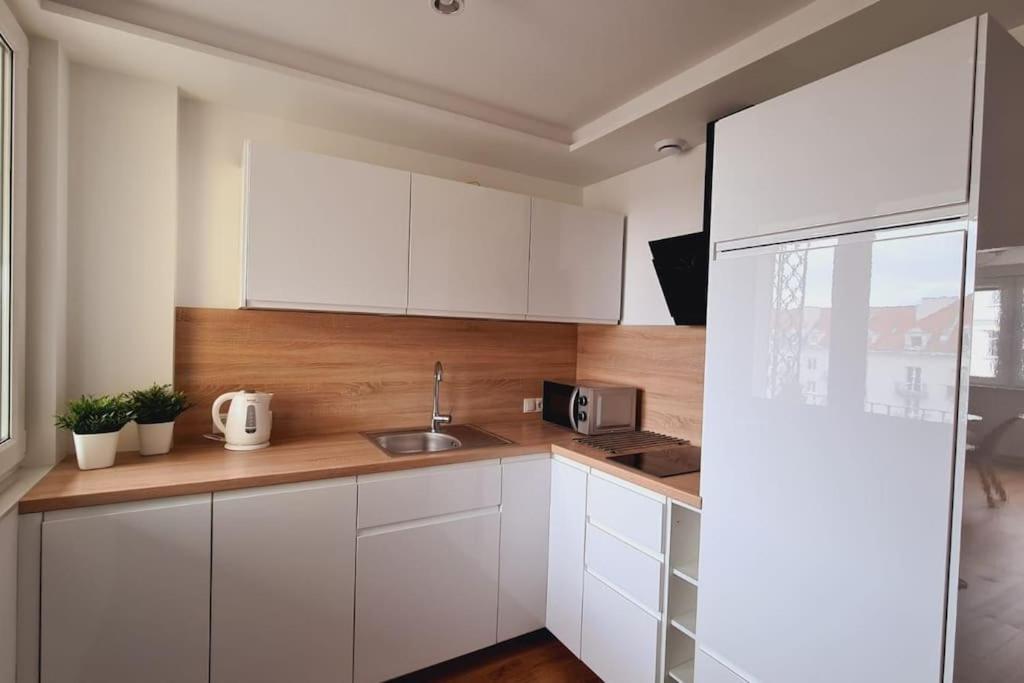 Sloneczny Apartament W Centrum Gdyni 2 Pokojowy Gdynia Exterior foto